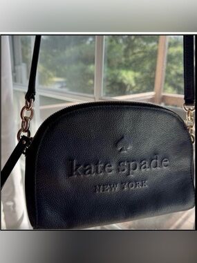 Kate Spade Larchmount Ave Tori Logo Crossbody. LIKE NEW!!